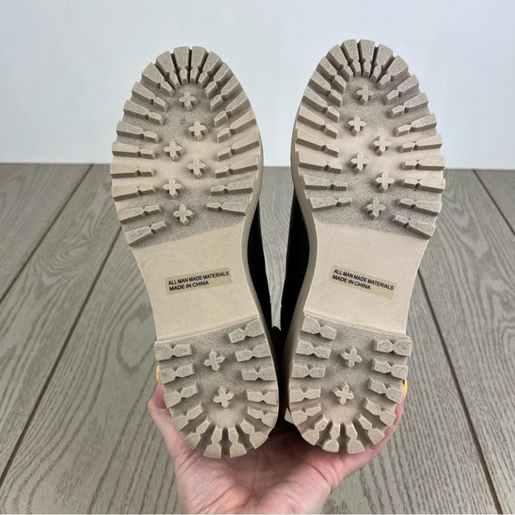 DV Dolce Vita Women's Rielle Chelsea Lug Sole Booties 7M Black Exotic $70 - Picture 8 of 9